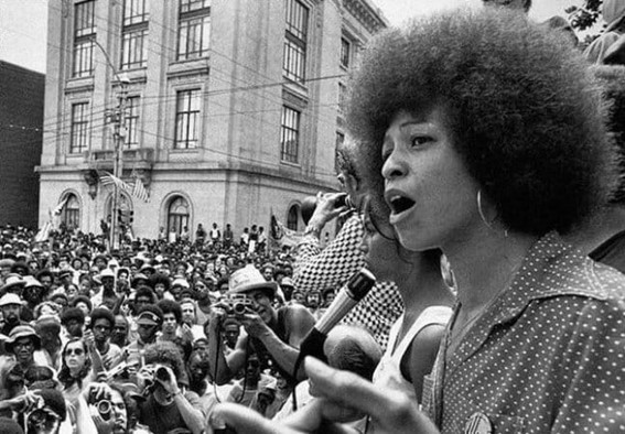 Foto: Angela Davis (Fonte: Reprodução)